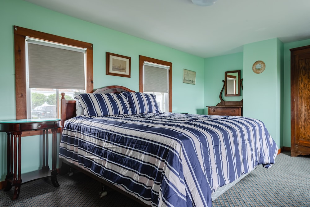 Room, 1 Queen Bed, Private Bathroom (#56 Annex Building) photo 3