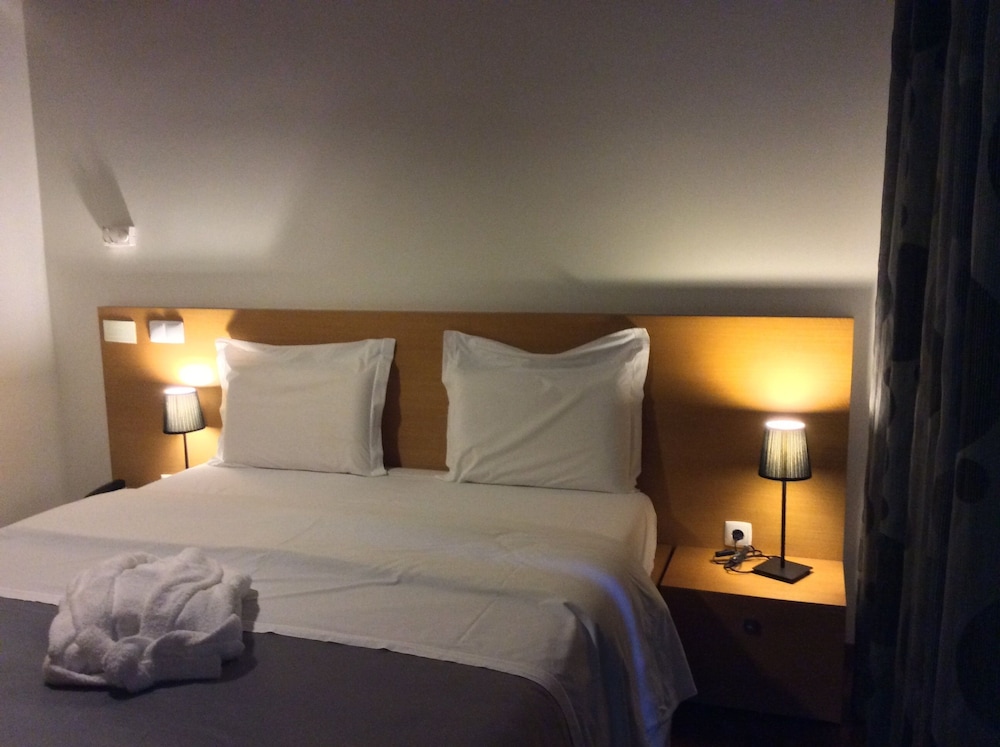 Standard Double Room - Photo 12