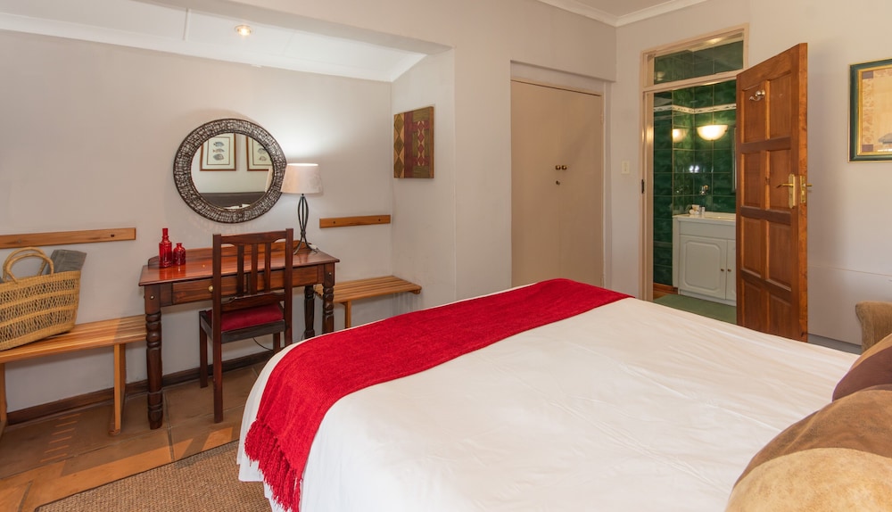 Deluxe Double or Twin Room, 1 Bedroom, Garden View photo 2
