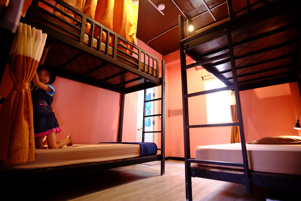 6-Bed Female Dormitory Room photo 2