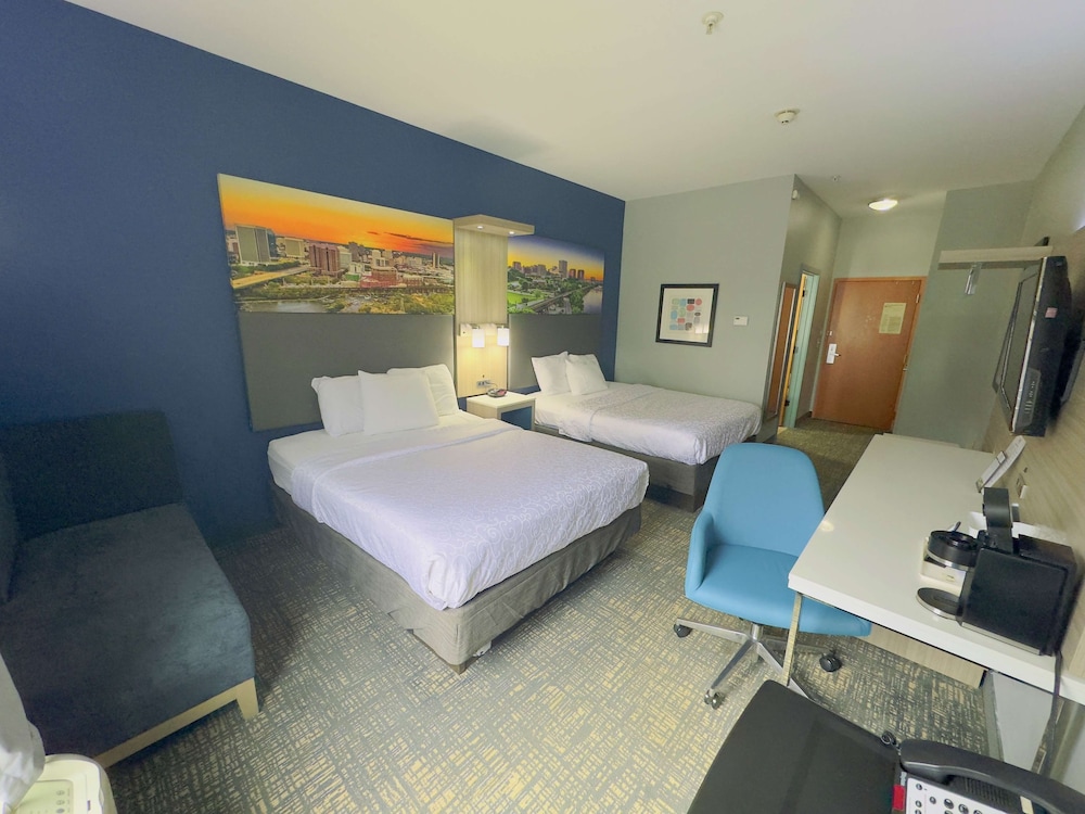 Standard Room, 2 Queen Beds, Non Smoking, Refrigerator & Microwave - Photo 7