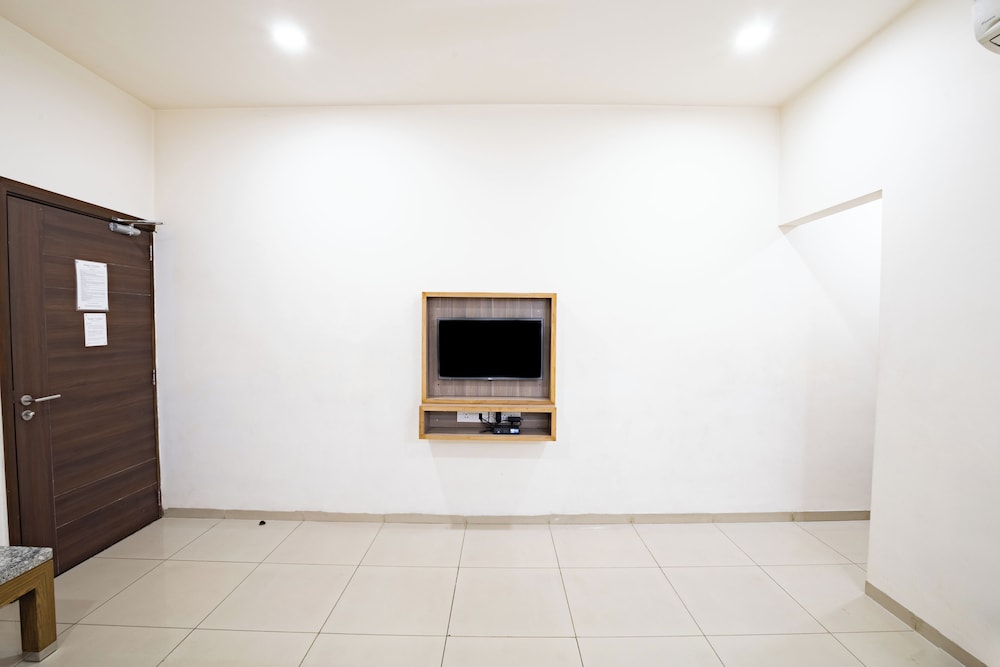 Family Room photo 3