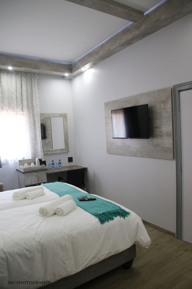 Standard Twin Room photo 3