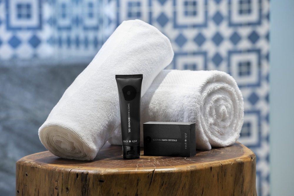 Suite, 1 Bedroom, Ocean View (rock, Personal Assistant)