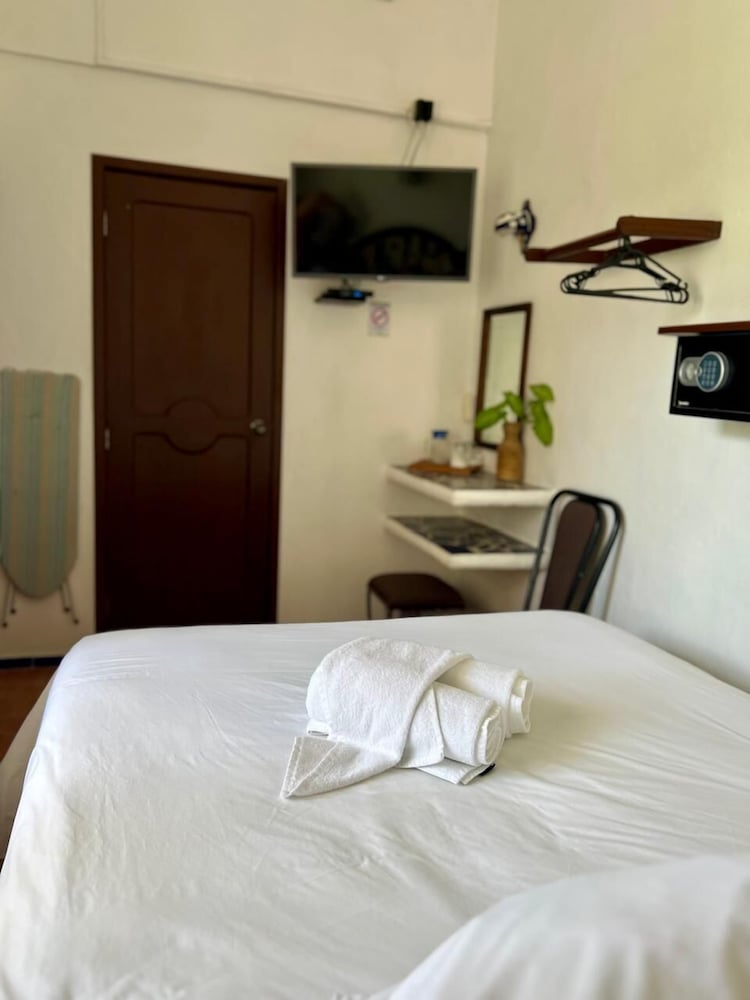 Economy Double Room Single Use photo 3