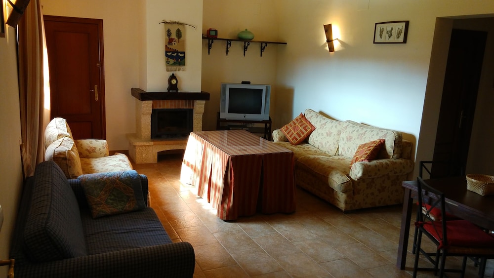 Family House, 2 Bedrooms, Mountain View (6 people) - Photo 4