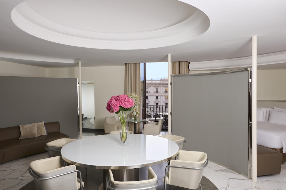 Executive Suite, Terrace (View, Jacuzzi (Extra Bed 3 Adults)) thumbnail 6