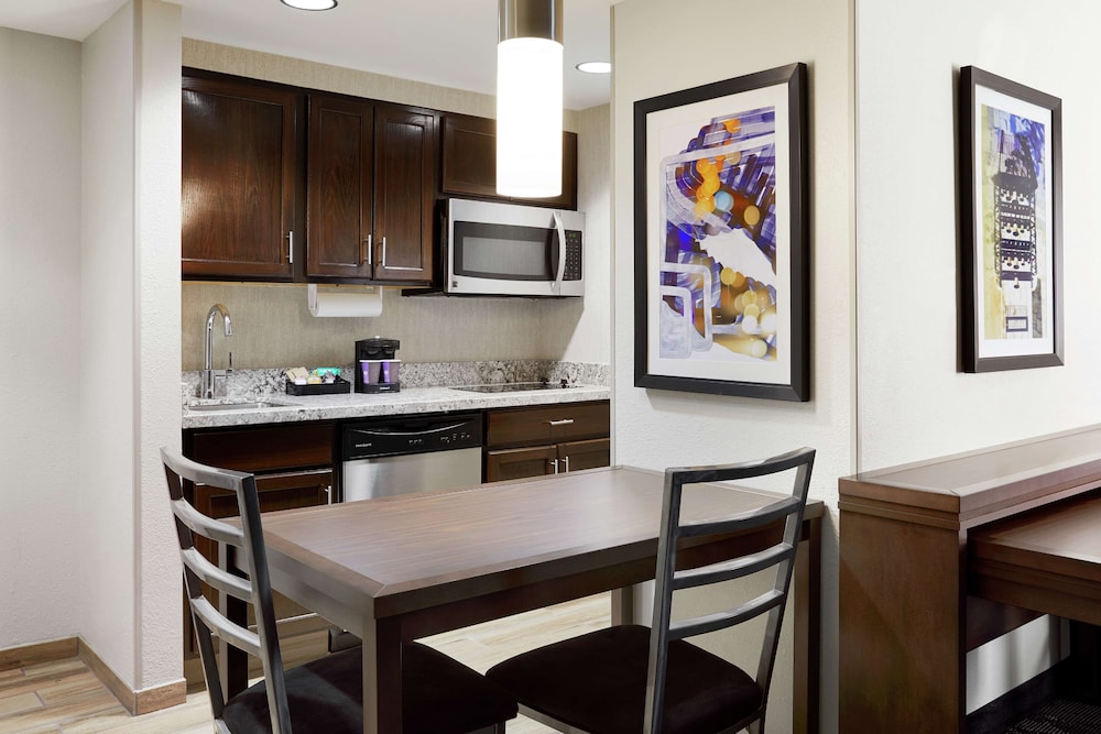 Studio Suite, 1 King Bed, Accessible (Bathtub) - Photo 4