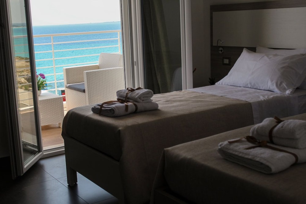 Deluxe Double Room, Sea View photo 3