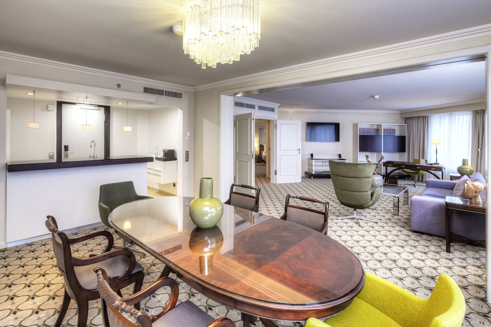 Sky Line Suite - Photo 2
