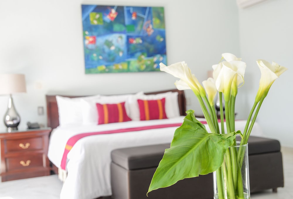 Standard Room, 1 King Bed photo 1