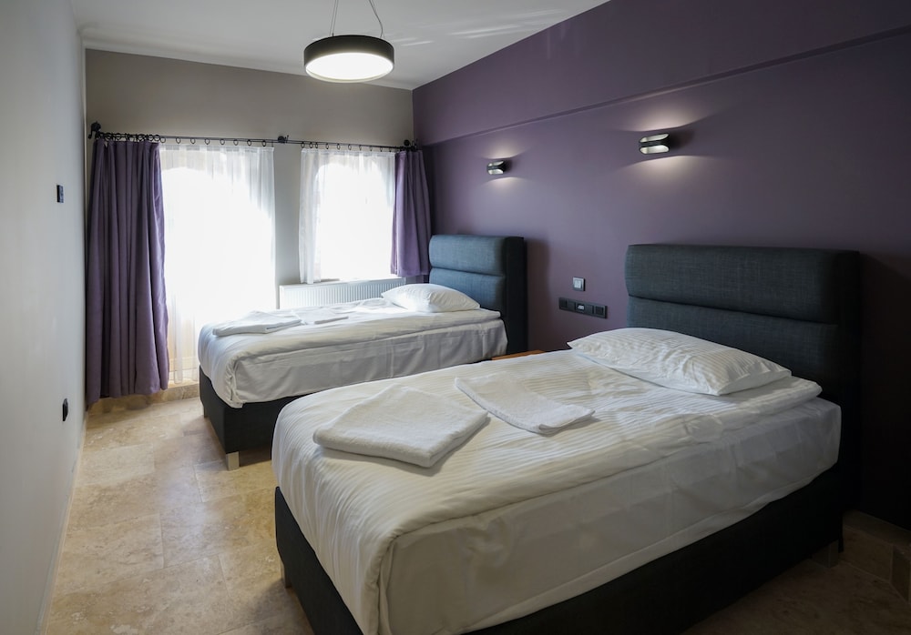Standard Twin Room - Photo 4