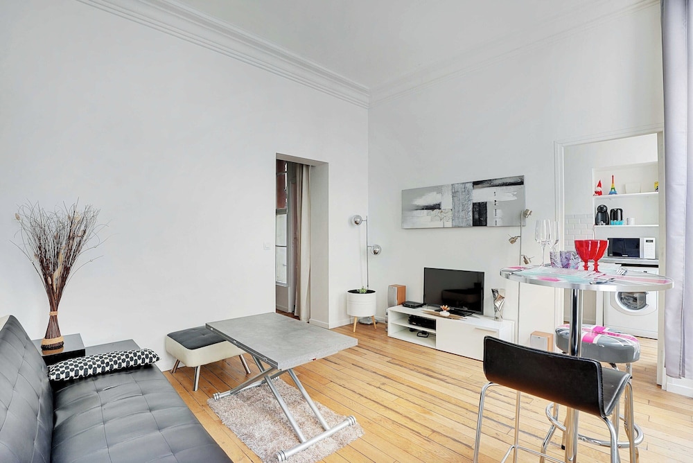 Apartment photo 2