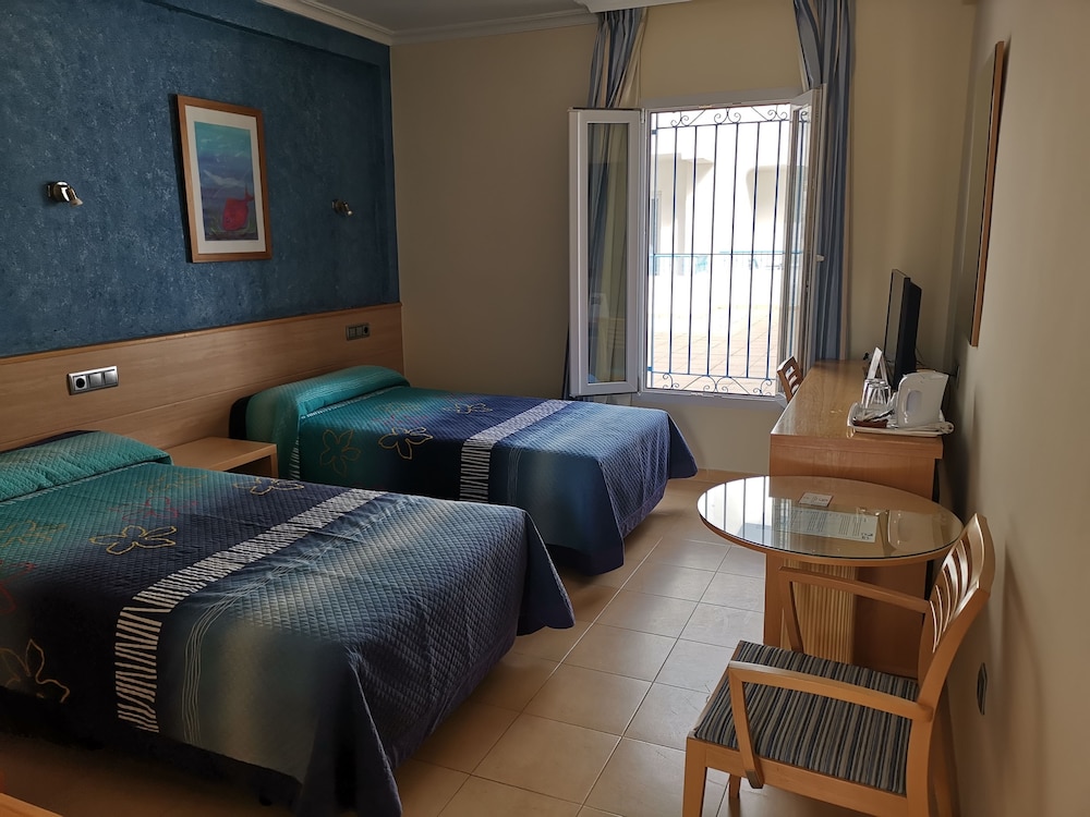 Economy Double Room, Courtyard View - Photo 3