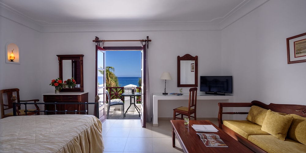 Superior Triple Room - Photo 18