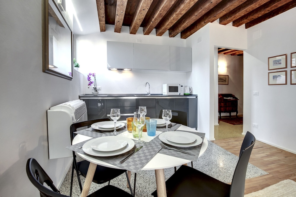 Ormesini Apartment, 1 bedroom, 1 living room photo 3