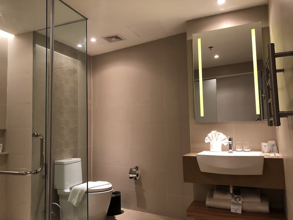 Deluxe King Room photo 3
