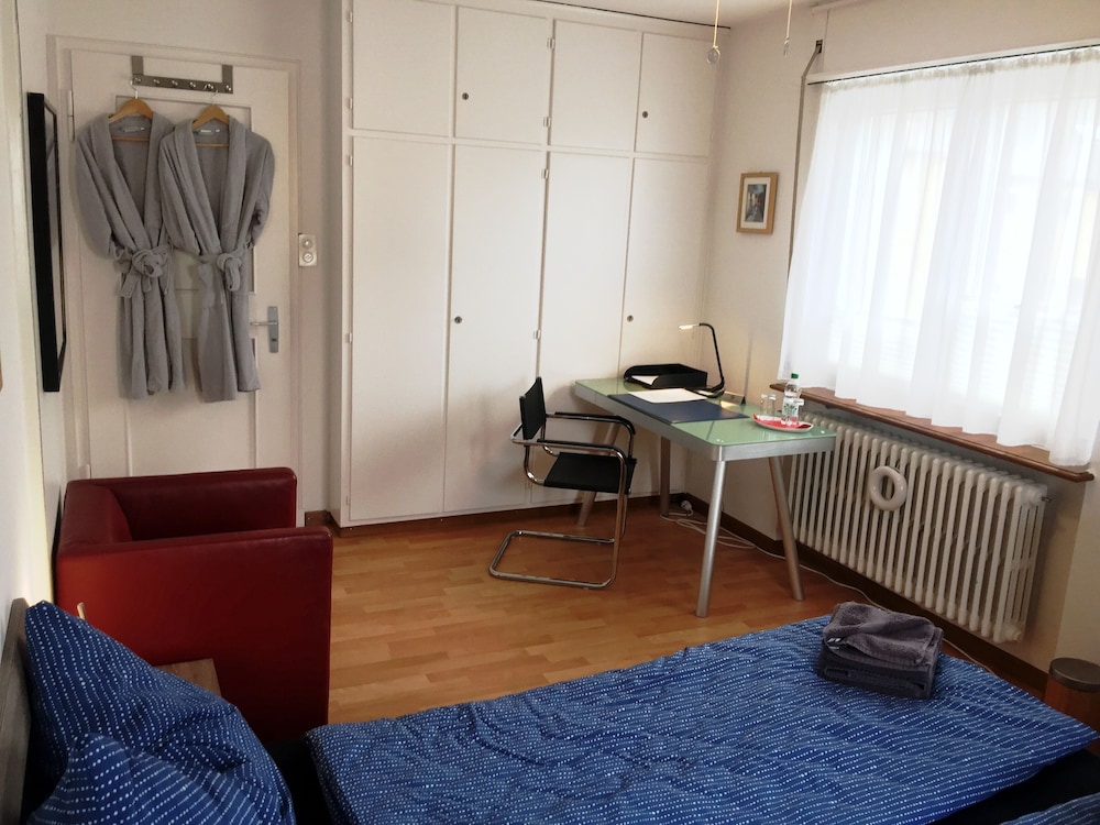 Classic Double Room, 1 Queen Bed, Shared Bathroom, Garden Area photo 2