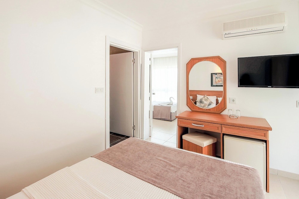 Suite, 2 Bedrooms photo 2