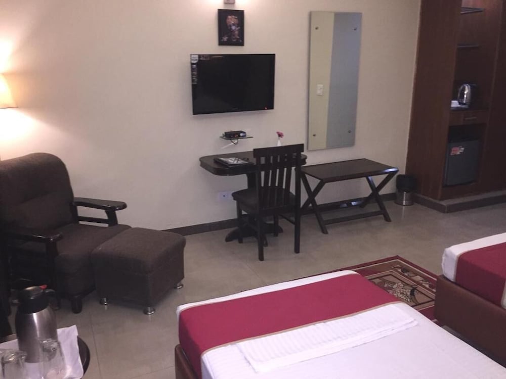Executive Room - Photo 9