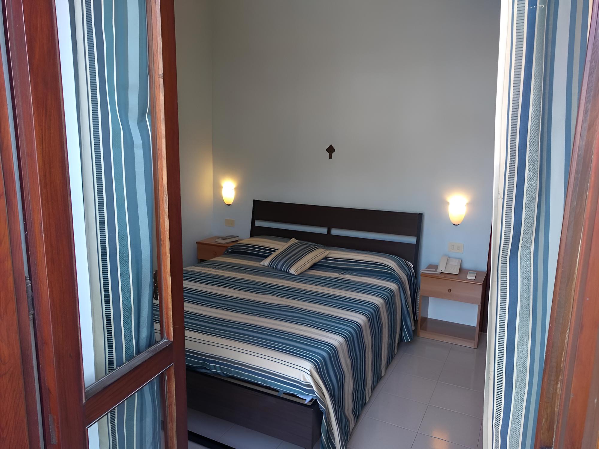 Double Room, Balcony, Sea View photo 2
