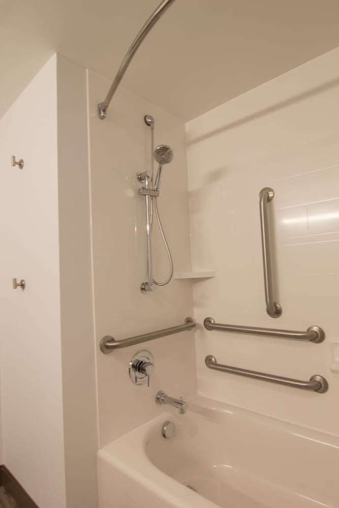 Room, 2 Queen Beds, Accessible, Non Smoking - Photo 1