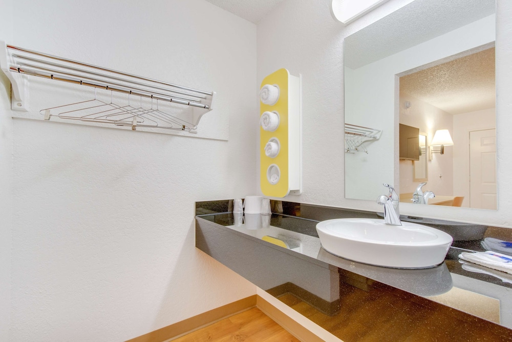 Premium Room, 2 Double Beds, Non Smoking, Refrigerator & Microwave photo 2