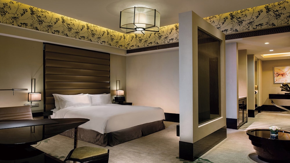 Suite, 1 Bedroom, Club Lounge Access, Mountain View