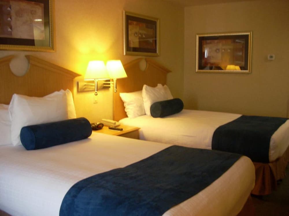 Classic Double Room, 2 Double Beds - Photo 1