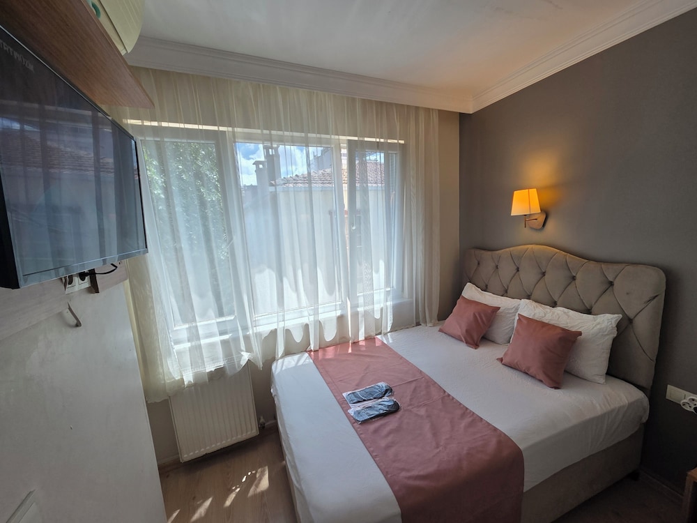 Economy Double Room photo 2