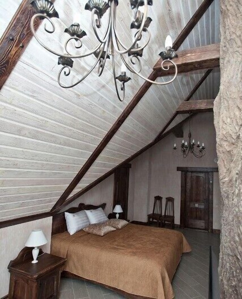 Deluxe Triple Room, 1 King Bed with Sofa bed photo 2