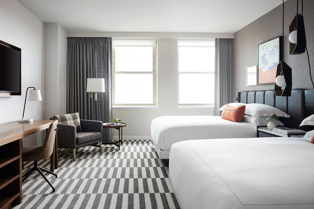 Premium Room, 2 Queen Beds, Roll-in Shower (Mobility) - Photo 1
