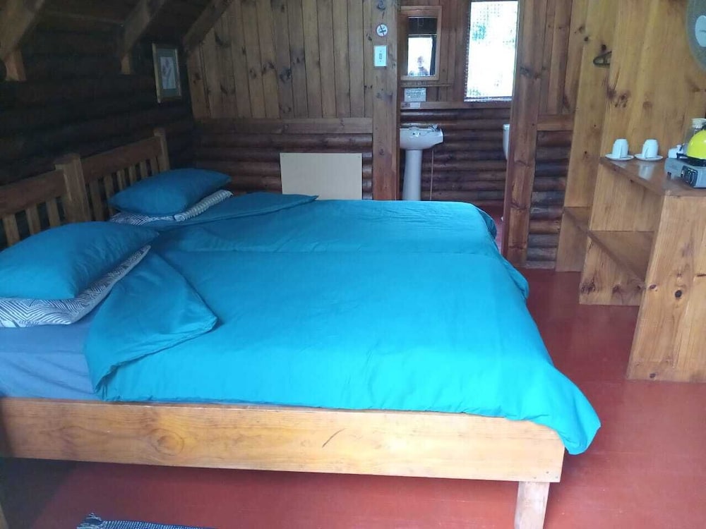 Cabin, Multiple Beds, Private Bathroom, Mountain View photo 2