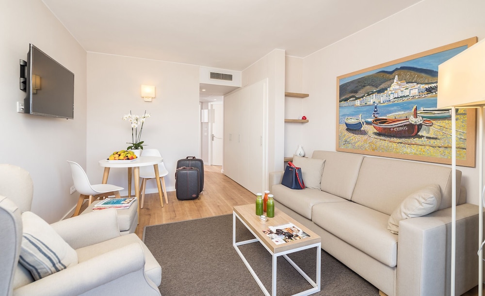 Deluxe Double Room, 1 Bedroom, Balcony, Sea View photo 3
