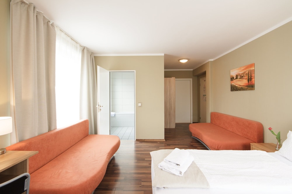 Standard Double Room, 1 Bedroom, Non Smoking photo 2
