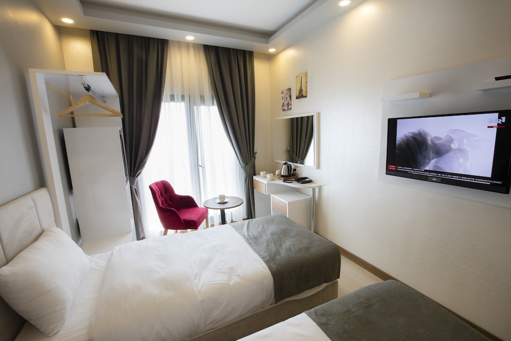 Deluxe Double or Twin Room, City View photo 2