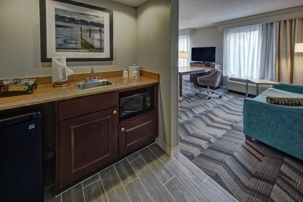 Suite, 1 King Bed, Non Smoking - Photo 1