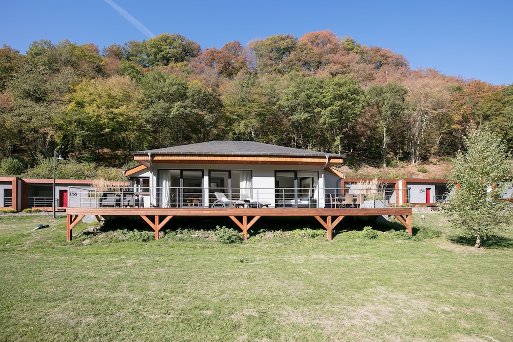villa with double rain-shower and bubble-bath