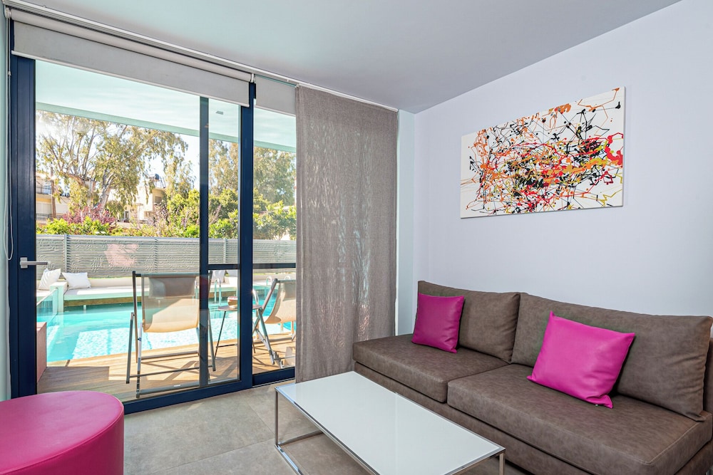 Double Room, Private Pool - Photo 10