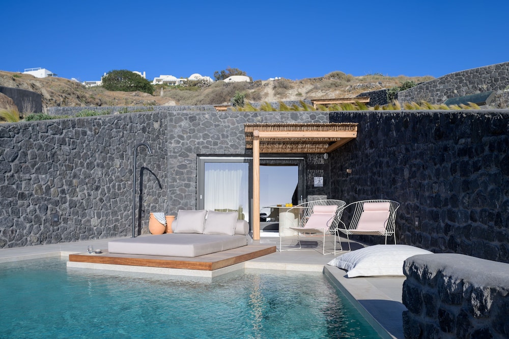 Junior Suite with Private Pool - Photo 19