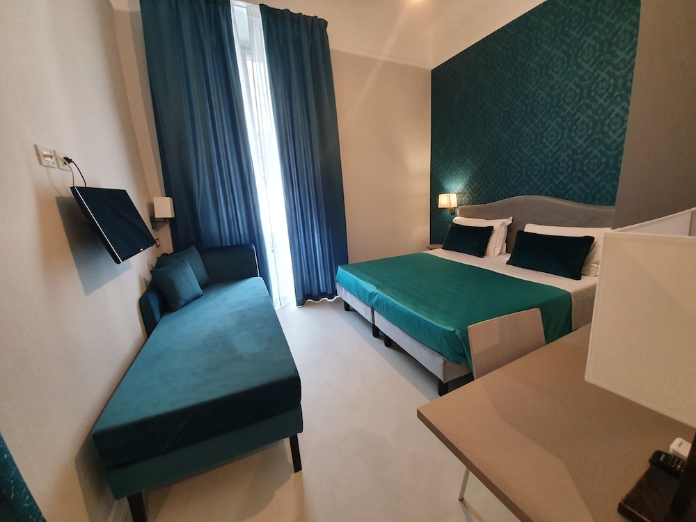 Superior Double or Twin Room photo 3