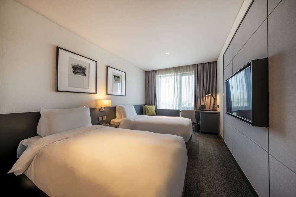 Deluxe Twin Room (Pool not included) photo 1