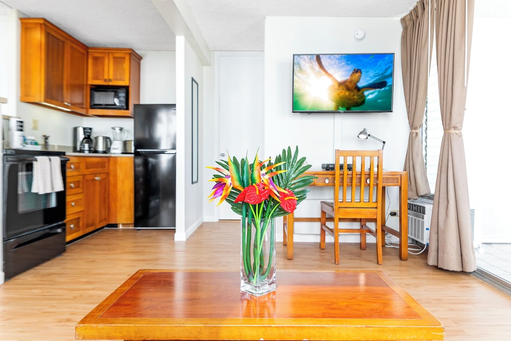 Pacific Monarch - 1 BR - Ocean & City Views: Condo, 1 Bedroom, City View (0109) photo