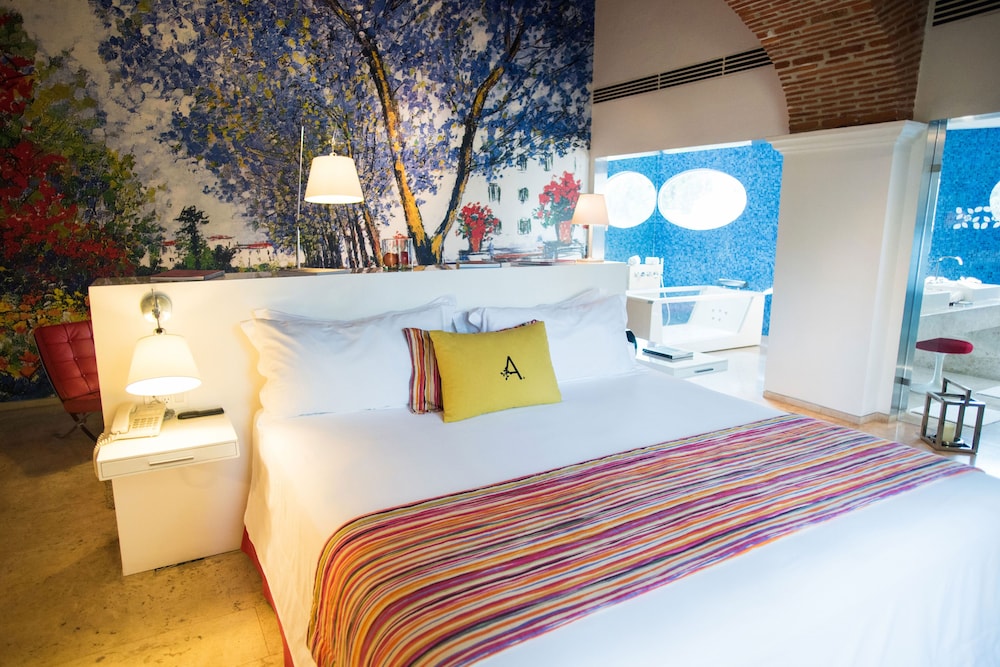 Master suite with bathtub and terrace - Photo 6