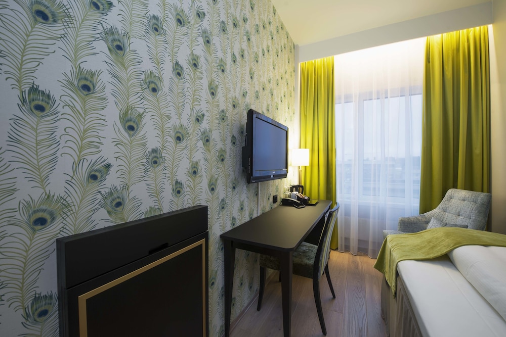 Single Room, Non Smoking (Small) photo 3