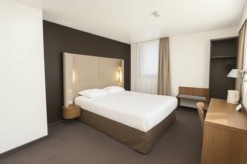 Standard Studio, 1 Queen Bed - Photo 6