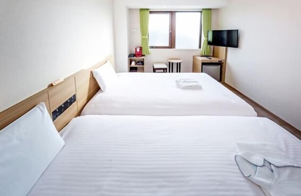 Standard Twin Room, Non Smoking - Photo 1