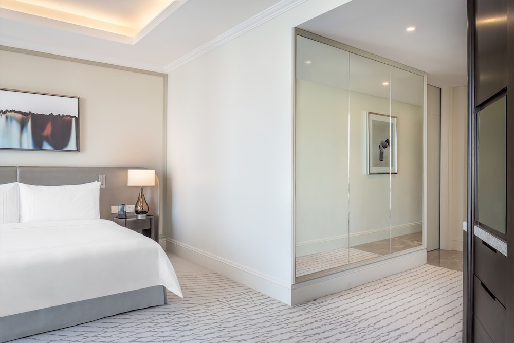 Deluxe Burj Khalifa and Fountain View Room photo 2