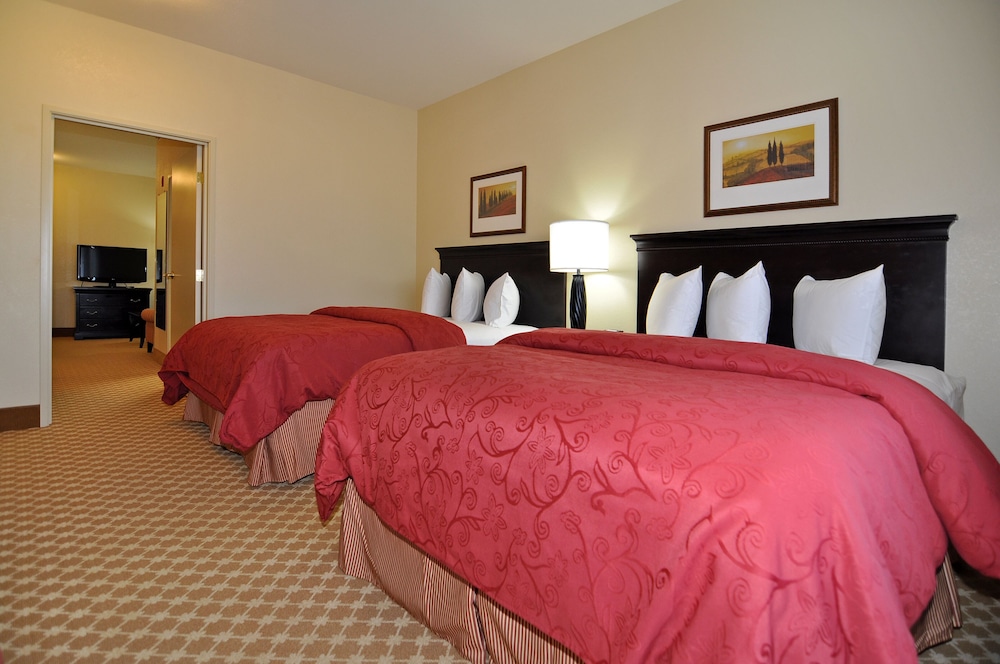 Room, 1 King Bed, Accessible, Non Smoking (Roll-in Shower) - Photo 3