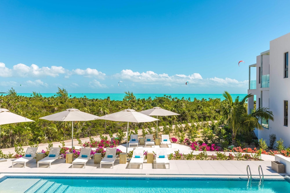 Luxury Two Bedroom Ocean View - Photo 6